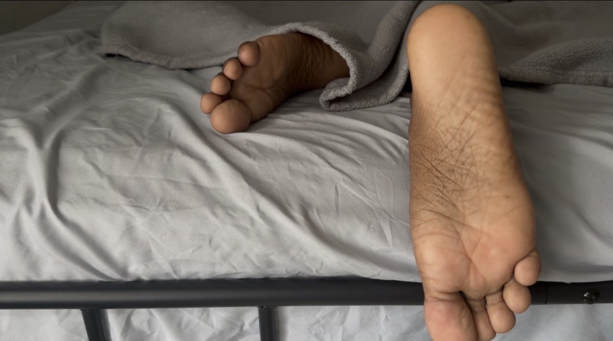 jaydtf_'s tweet photo. Rise and Shine🥱 #feetworshi̇p https://t.co/b70uHbTrip