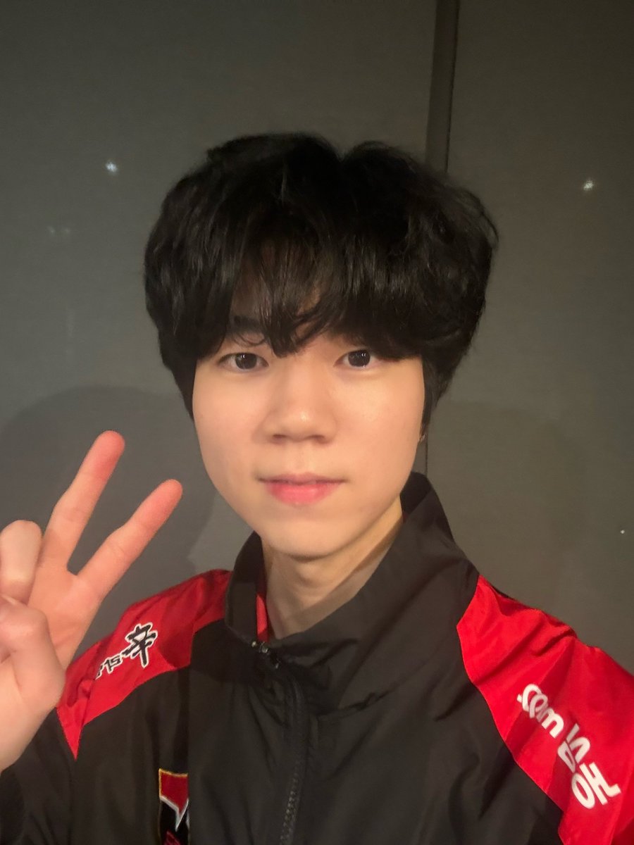 mazewre's tweet photo. 내존귀몬스터보고싶어………… https://t.co/9pdlo9sRw2