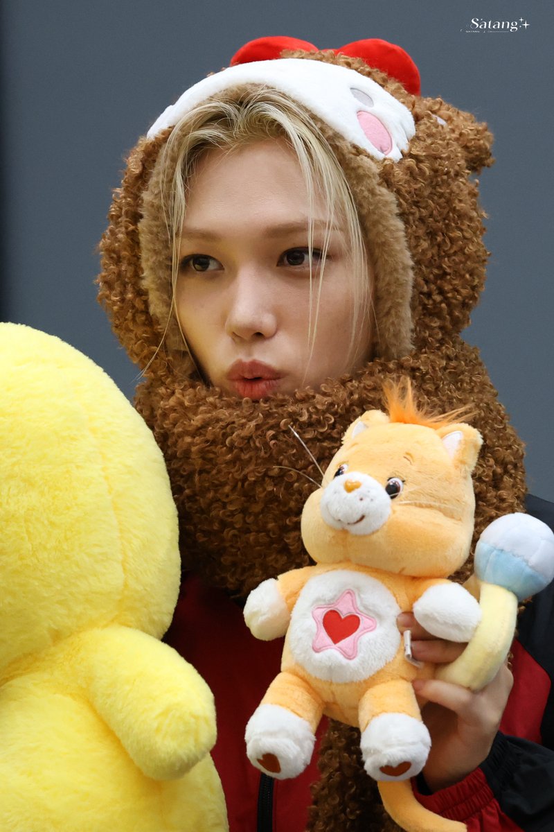 saaaatang_'s tweet photo. 260821 HQ 

 🐻🐻🐻

 #Felix #필릭스 #StrayKids #용복 #스트레이키즈 https://t.co/GoITge8qmI
