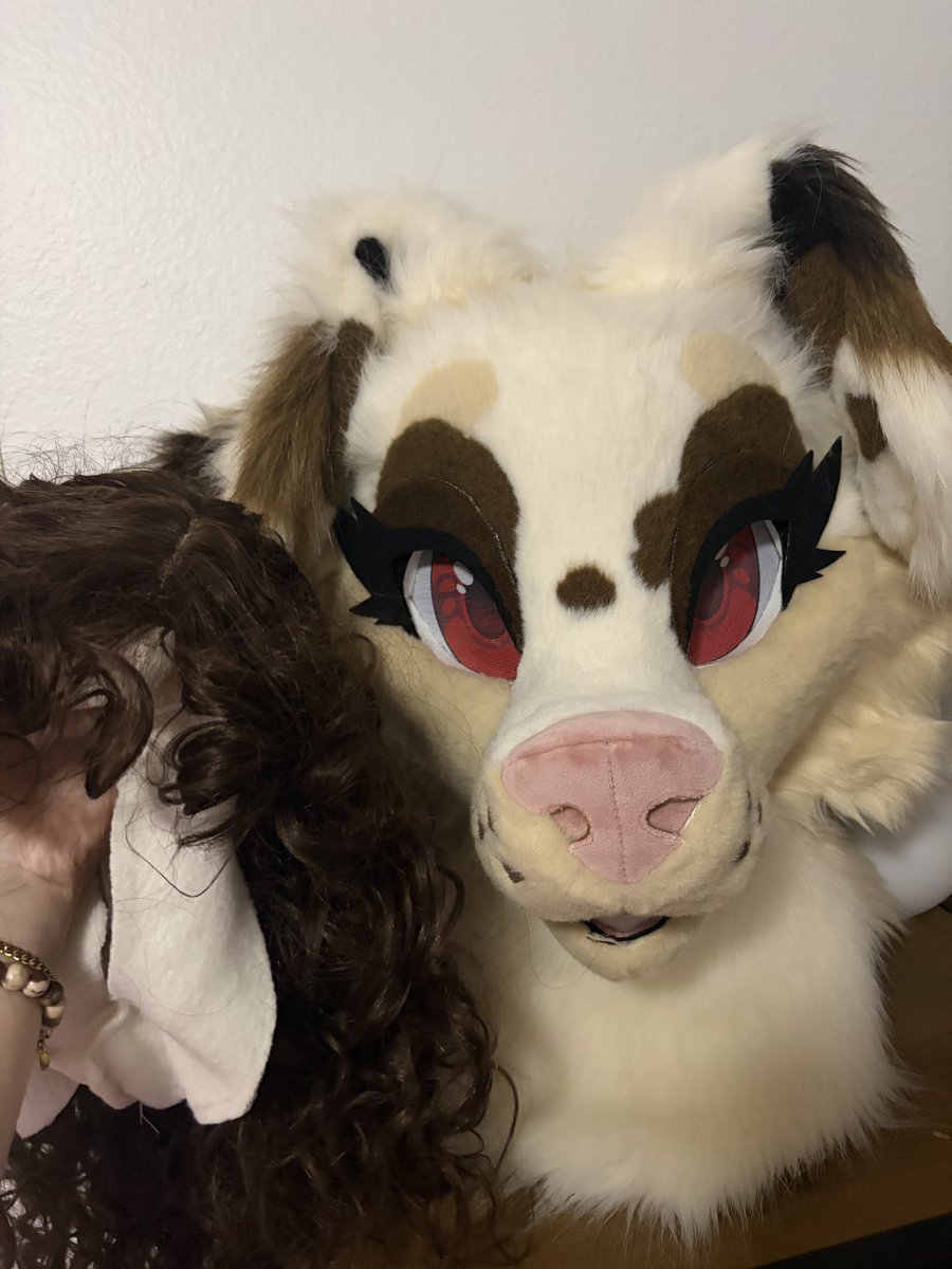 misqybun's tweet photo. In my reference sheet, my sona has my curly hair! Did this last night before Denfur! I do plan on wearing it around for some photos and such to see more of how it looks! But I’m so proud of how it turned out 💛 might add extensions later on 👀
#fursuit https://t.co/2Em8VHxkMK