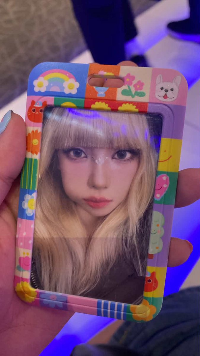 15mabboo's tweet photo. Pls rt

ทำการ์ดพี่น่าหายค่ะ🥺 ไม่แน่ใจว่าที่ไหน แต่น่าจะมธรังสิต มายมธคนไหน หรือใครเจอบอกได้นะคะ เฟรมการ์ดแบบนี้เลยค่ะ💙

#ตลาดนัดaespa #aespa https://t.co/F9dxpTLBu9