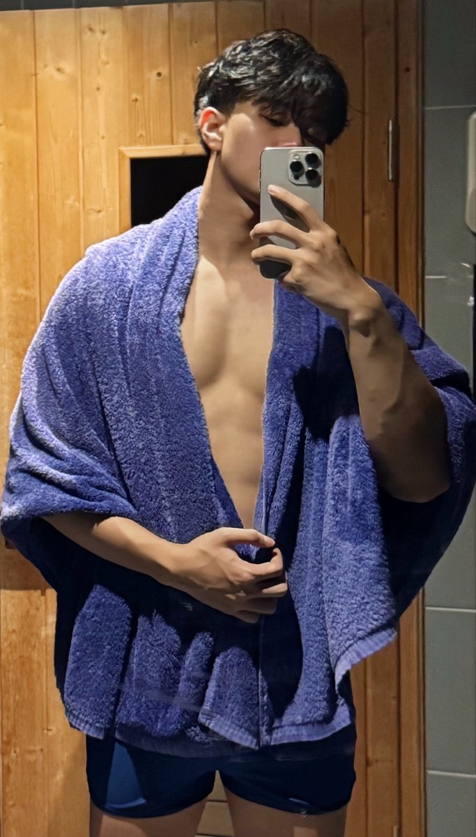 folkswagenolo's tweet photo. Good night guys 😛 https://t.co/8rauoPGc6t