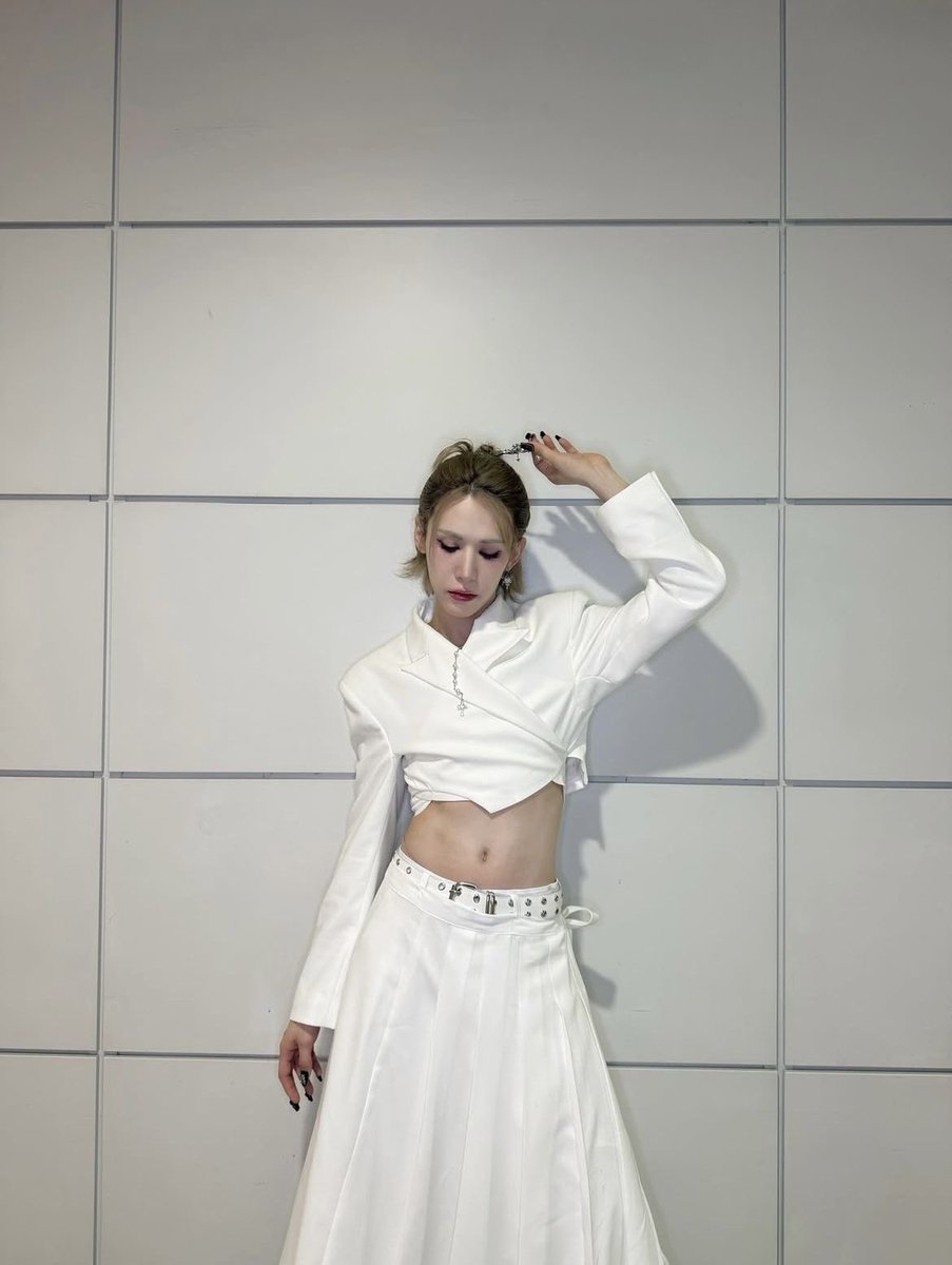 hyunikittys tweet picture