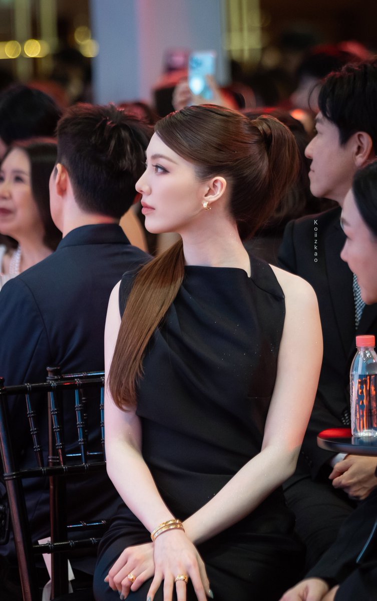 Koiiz9's tweet photo. 😳😳😳😳😳

ORM FRIEND OF DECORTÉ
#ORMCentralBeautyAwards
#ออมกรณ์นภัส #OrmKornnaphat https://t.co/pUE1g8fzVN
