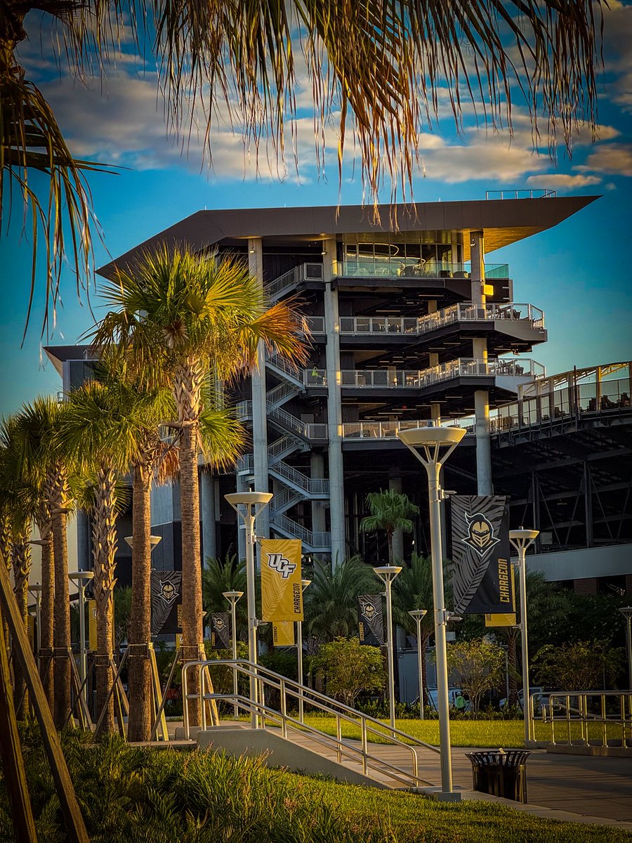 JimmySkiles's tweet photo. “Transformed Nicholson Plaza &amp; Promenade” is an understatement.

One of our busiest gameday entry points was once crowded with TV trucks and bottlenecks. Now, fans have a clear, direct path from Ken Dixon Way down the Promenade to Gate 17 and IOA Plaza ⚔️ https://t.co/8ph7nSa5iy