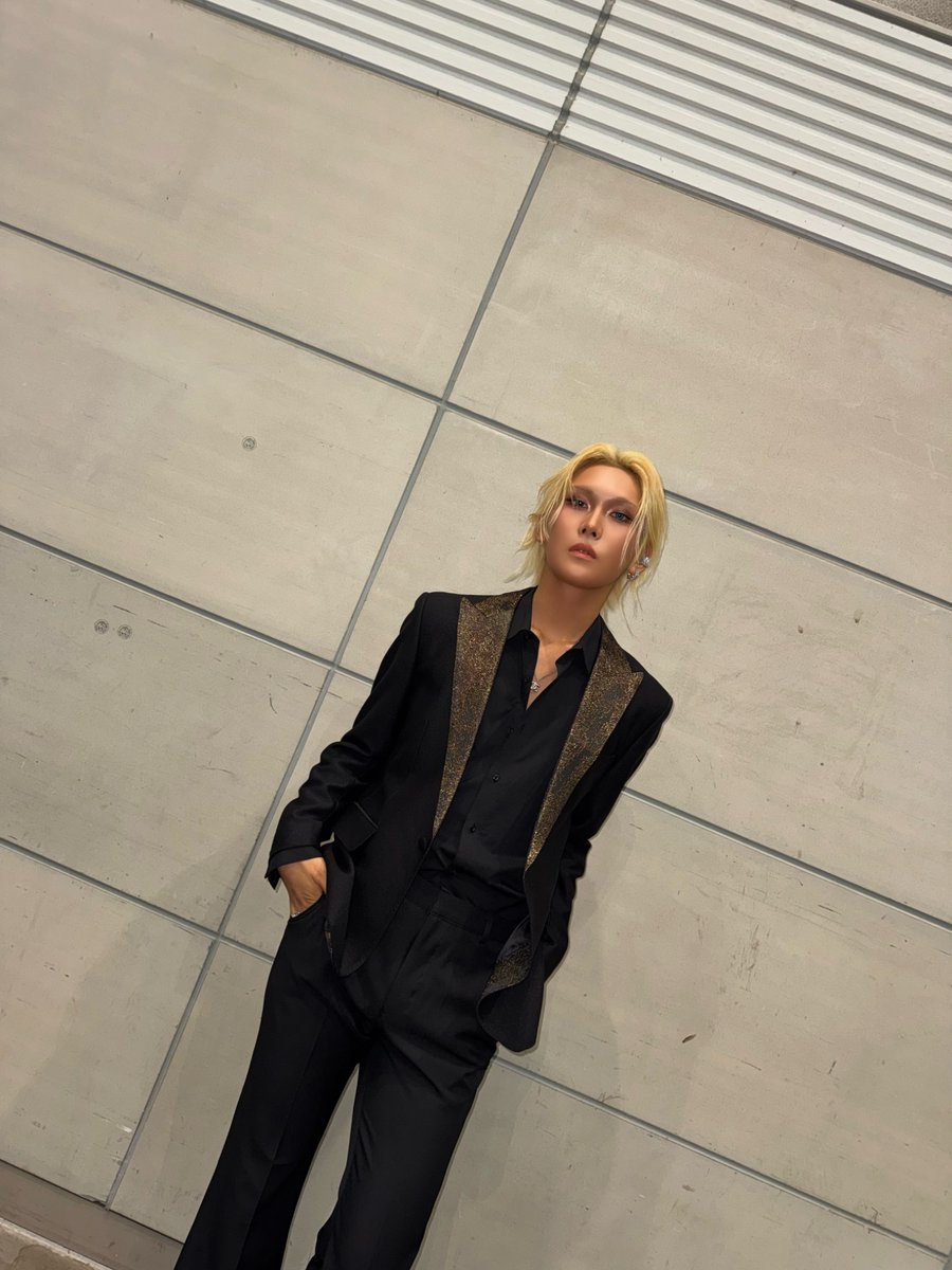evolssluti0n's tweet photo. nobody FUCKING talk to me. im devastated with happiness right now 😤😞🥹😭 https://t.co/k31XgRfeqq