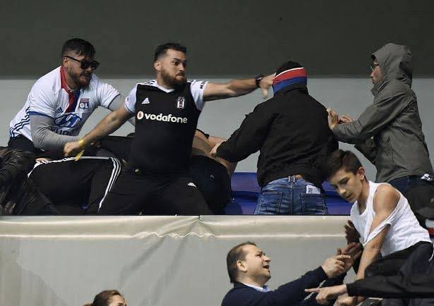 BeratKabakc2's tweet photo. Sıcak temas bile var :) 
ÇARŞI ile yarışmaya çalıştığının farkında mısın ? 😁 https://t.co/U4ucjCQgZd