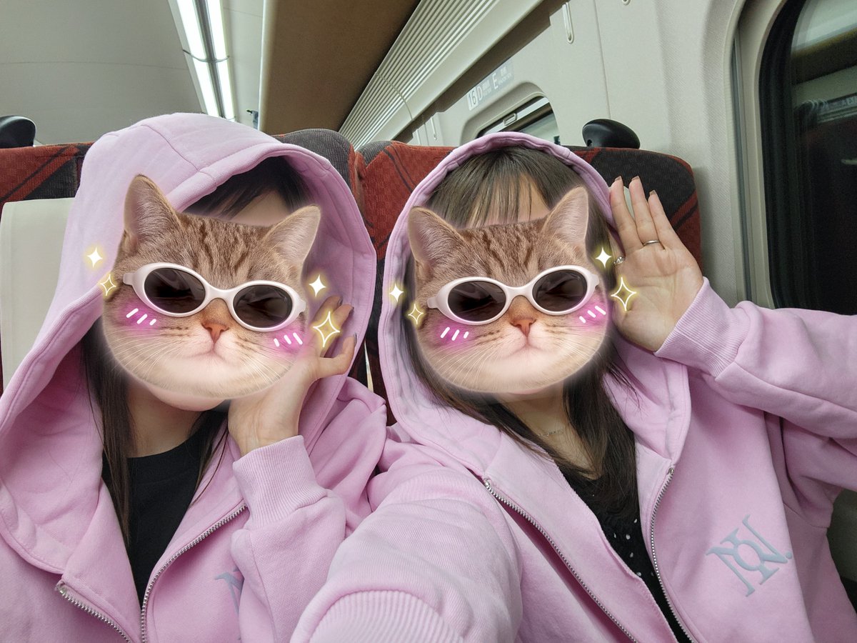 tmi1127's tweet photo. 自撮りでエレファントポーズはムズい😹 https://t.co/lFhMa3AnOY