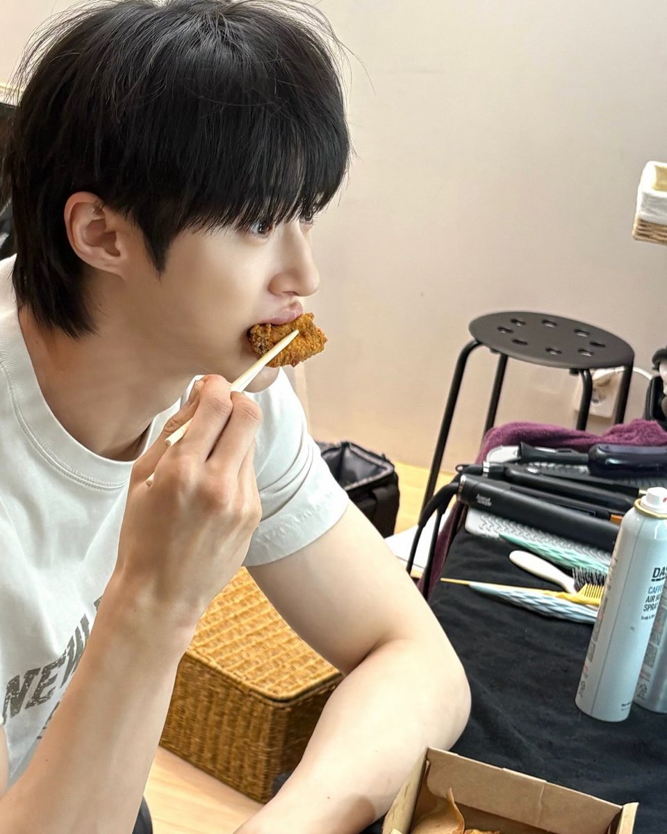 woonaissante's tweet photo. 변우석 ㅈㅉ 너무 귀여버 제발 ㅠ https://t.co/APOprqyXRw