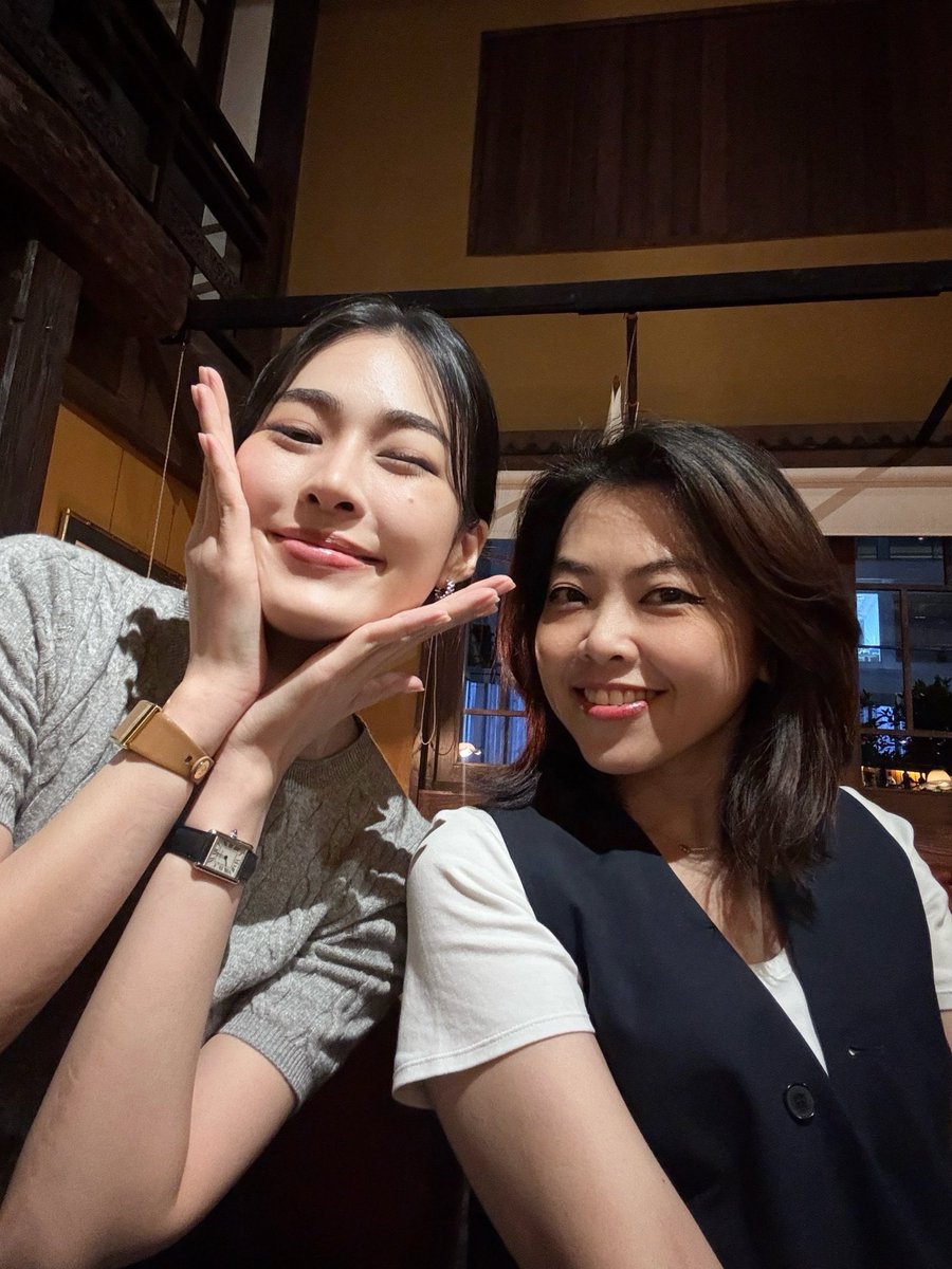 nongplaaaaa's tweet photo. : “ ขอบคุณมาก ๆ น้าหลิง ที่พามาฉลองวันเกิดย้อนหลังให้พี่นะคะ เลิฟยูค่ะ ใส่อิโมจิตามพี่หลิงบอก ”

แงงงงง น่ารักเยอะมากกก ตะหริงน่ารักกับพี่พี่ทุกคนรอบตัวเลย เข้าใจทุกคนที่เอ็นดูคุณเขาทุกอย่าง 🥺🫳🏻 https://t.co/oNfPJjyOsG