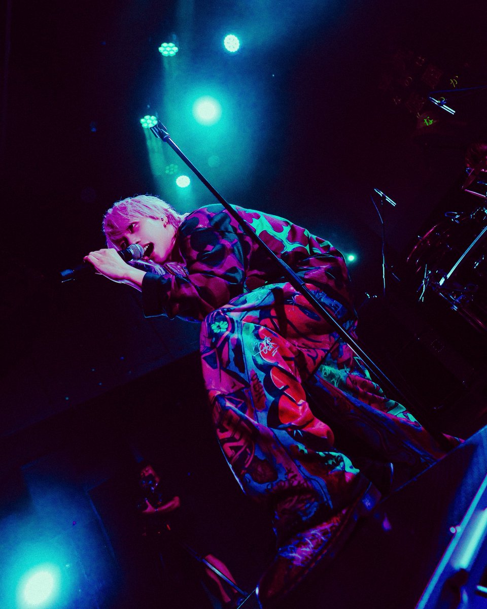 maikidrum's tweet photo. 【満員御礼】
マイキワンマンライブ - BAD END OVER

色々感想話そうかと思ったけど、
言いたい事は全部ライブで言ったし
感謝の言葉だけ言わせてください！

ゲストのないこさん
シークレットゲストの¿?Shimon
サポートメンバーのみんな
応援に来てくれた音楽仲間
来てくれた皆、本当にありがとう！ https://t.co/dtwC1uq0AC
