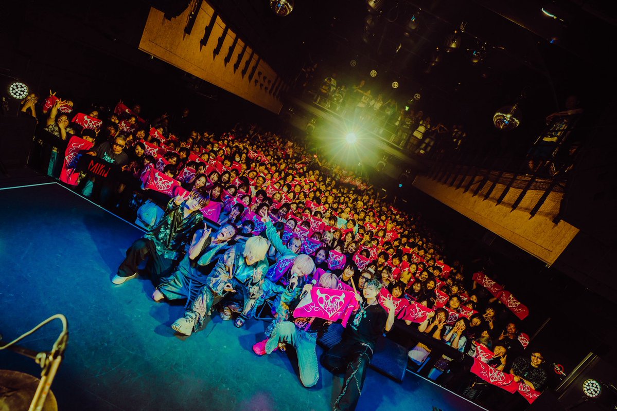 maikidrum's tweet photo. 【満員御礼】
マイキワンマンライブ - BAD END OVER

色々感想話そうかと思ったけど、
言いたい事は全部ライブで言ったし
感謝の言葉だけ言わせてください！

ゲストのないこさん
シークレットゲストの¿?Shimon
サポートメンバーのみんな
応援に来てくれた音楽仲間
来てくれた皆、本当にありがとう！ https://t.co/dtwC1uq0AC