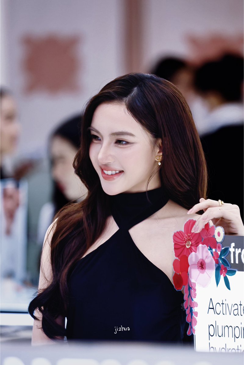 Jizhua0801's tweet photo. 💗

PANGJIE AT CENTRAL BEAUTY 2026 ⁠
#CliniquexPangjie
#CliniqueThailand
#CentralBeautyAwards2026
#Pangjiewr https://t.co/l190xmGoOu