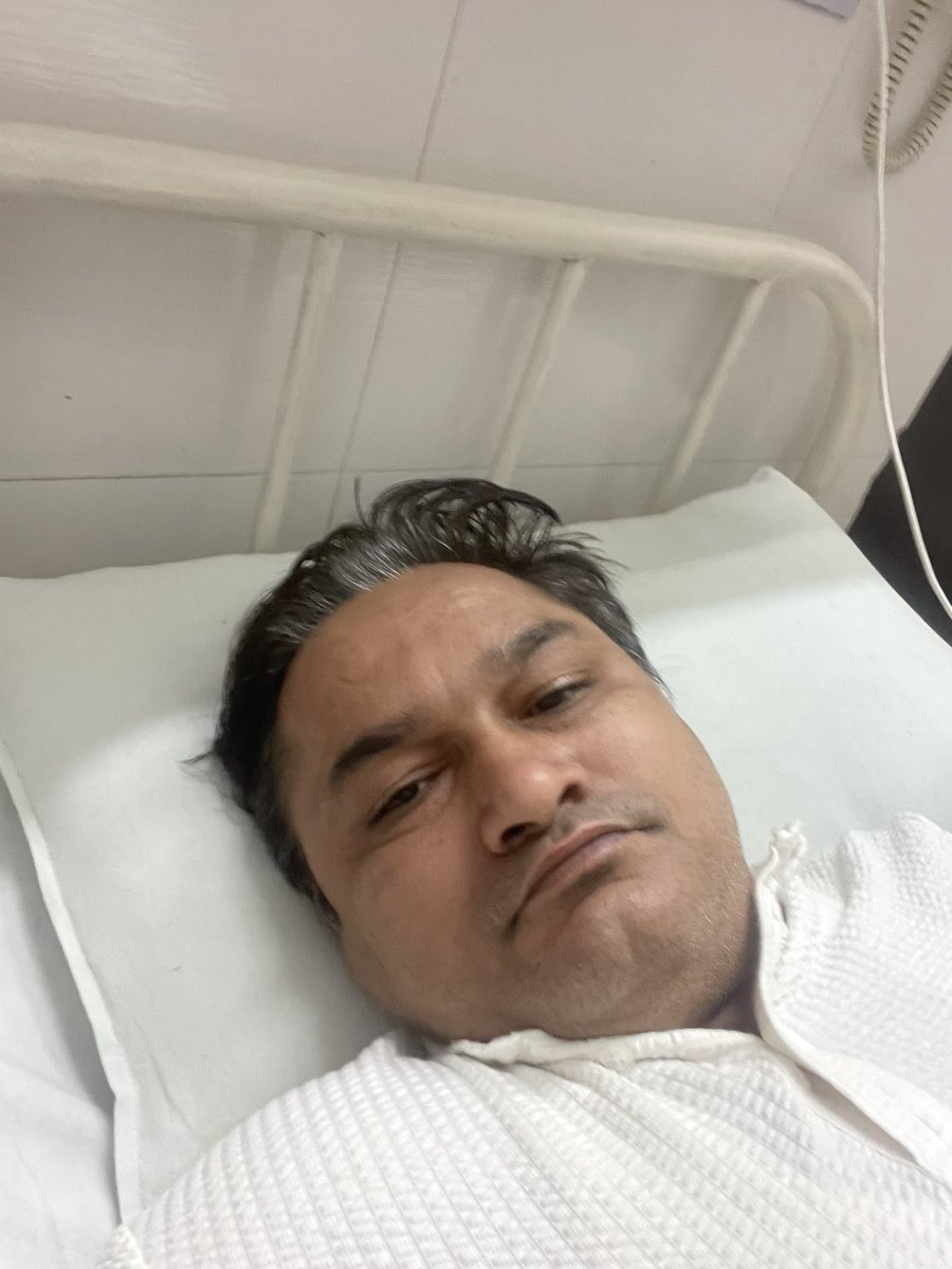 Deepakbudhwarde's tweet photo. पहले अकाउंट @budhwardee हैक हुआ, अब लगता है ज़िंदगी ने भी मुझे हैक कर लिया है पर फ़िक्र मत करना दोस्तों मैं बीज़ हूँ लोट कर आऊँगा 😄🤣 https://t.co/RFw0DkQ3Gm