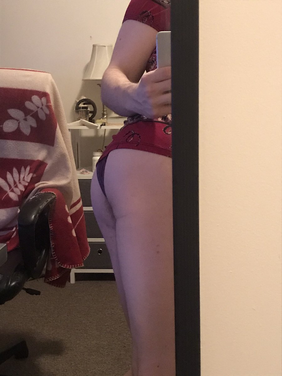 ShyyFemboyy's tweet photo. Throwback Thursday :3 #femboy #gay #crossdress https://t.co/co8Ds48ZWX