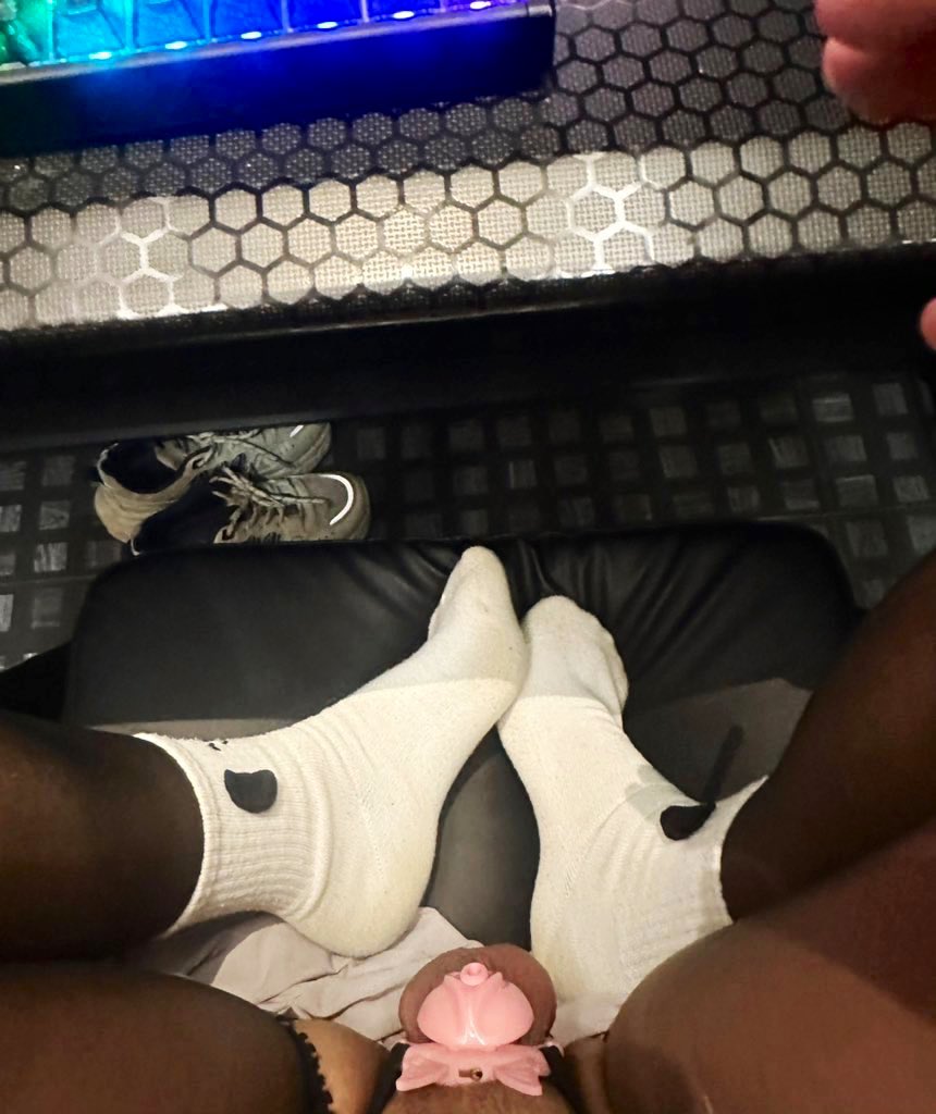 71897374a_a's tweet photo. 我发誓他昨天都还是黄的…也才四天嘛🥲🥲🥲…
#白袜 #男娘 #cd #sissy #femboy https://t.co/lDYkzqxAXQ