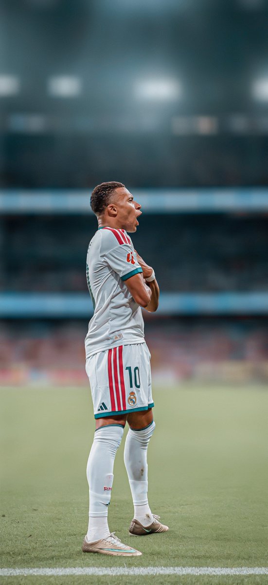 LaMadridiah's tweet photo. Wallpapers | Kylian Mbappé 🤍

#RealMadridRealSociedad #HalaMadrid https://t.co/aek3qfYhyp