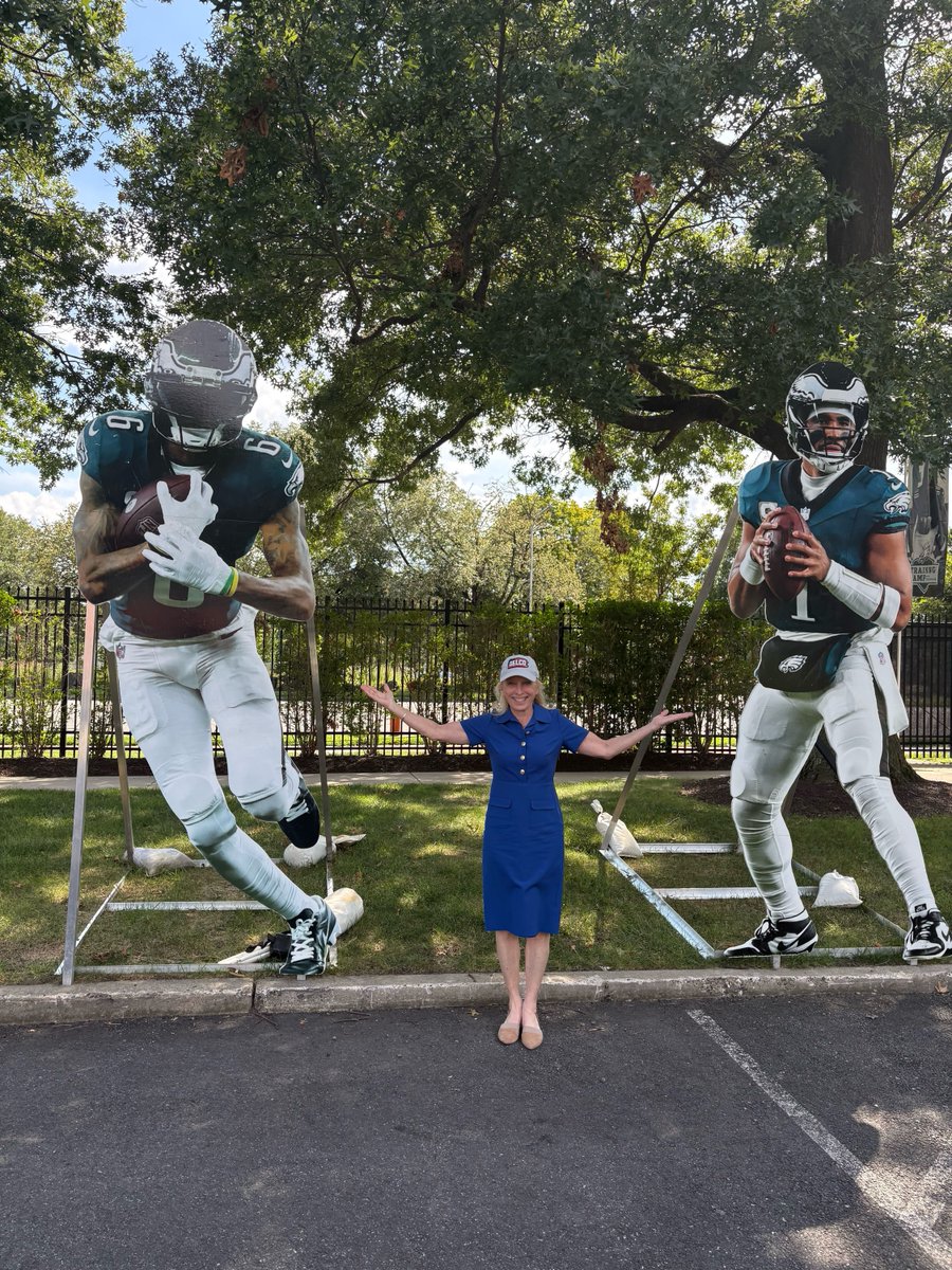 RepMGS's tweet photo. I had the chance to check out the Eagles training camp yesterday, including a visit with Swoop! As always, we're rooting for a successful season ahead. Go Birds!🦅💚 https://t.co/wc2bLTp3x8