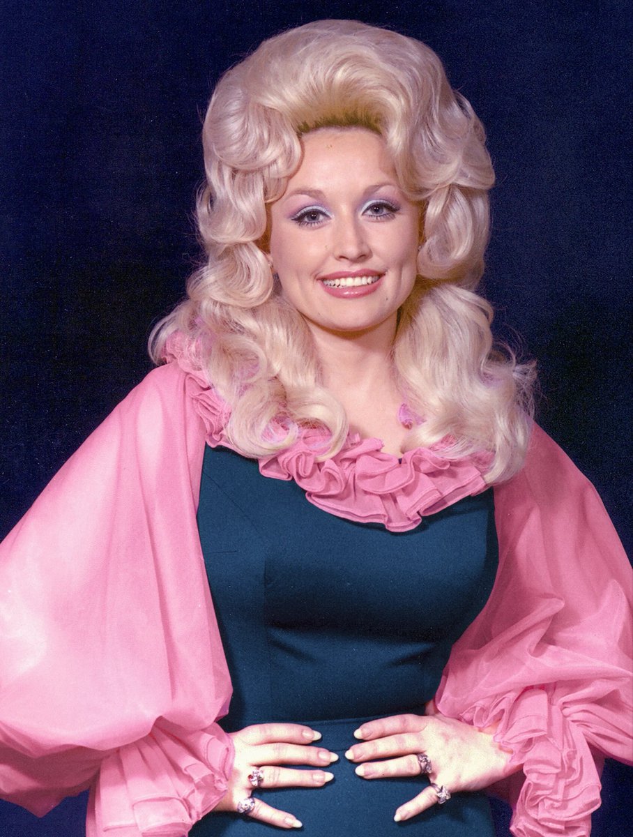 PopCrave's tweet photo. “Jolene” by Dolly Parton hits #1 on Global Spotify with 4.727 million streams. https://t.co/CUwAgTEdta