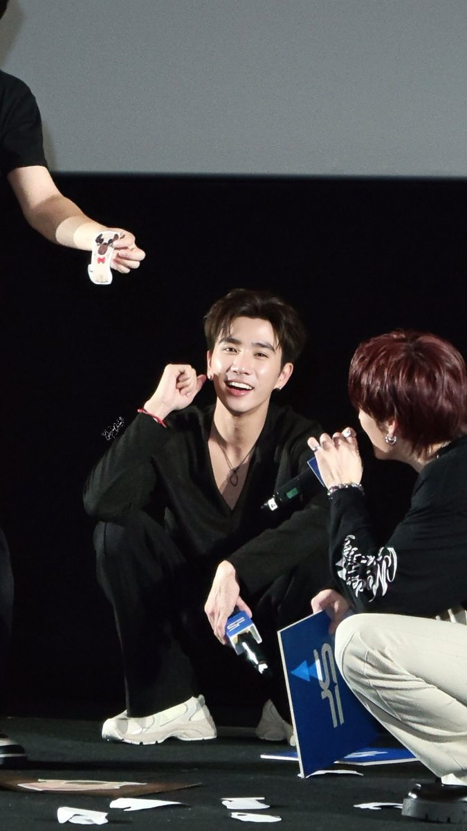 MMKJ_TH's tweet photo. Life is free ทำทุกที่ให้เหมือนเป็นบ้าน 😂😂

PERTHSANTADOMIIA DOG STARS

#SFxPerthSantaDomiia
#PerthSanta #PerthTanapon https://t.co/lFR0aNQQWF
