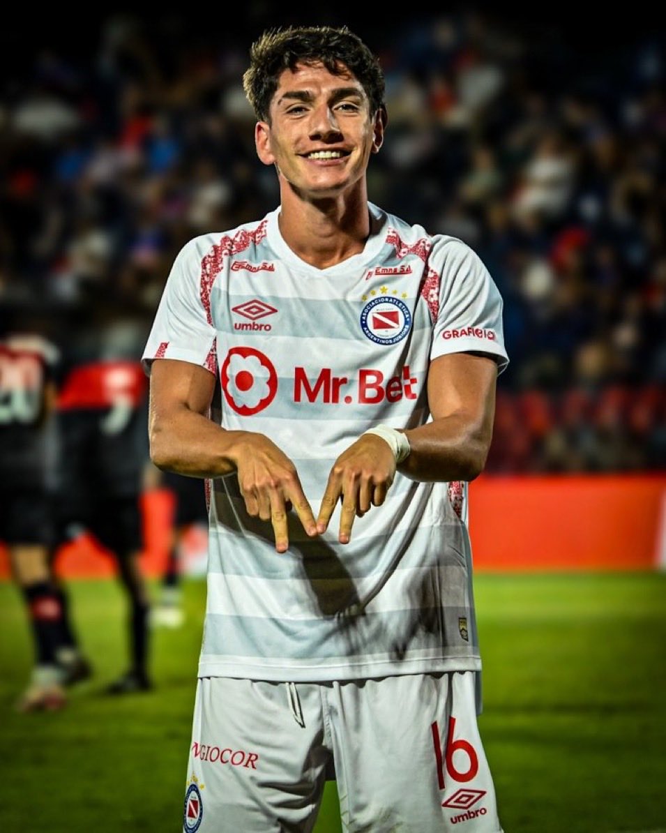 Termontiel_'s tweet photo. Parece que Martinez Quarta entiende que su ciclo esta más que cumplido en River y se va a ir del club

Hay que buscar a F. Alvarez de Argentinos o Studer de Ind Rivadavia

Traigan un central. https://t.co/7QWO2D7sTd
