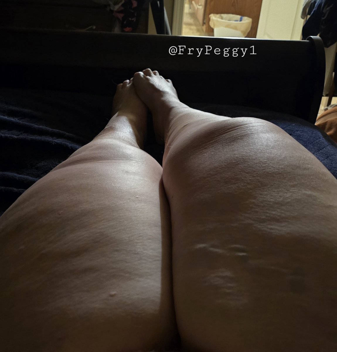 FryPeggy1's tweet photo. #HotSteamyAugust

Hosted by 
@JstCallMeElle
@Girl15Gone 

Day 27- Thighs 

It's Thursday and its thighs day today. 😉 https://t.co/UzYpsxpVeO