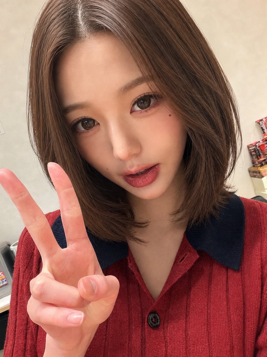 twomarshmallo's tweet photo. 장원영단발느껴라그냥 https://t.co/xUjsrGVODE