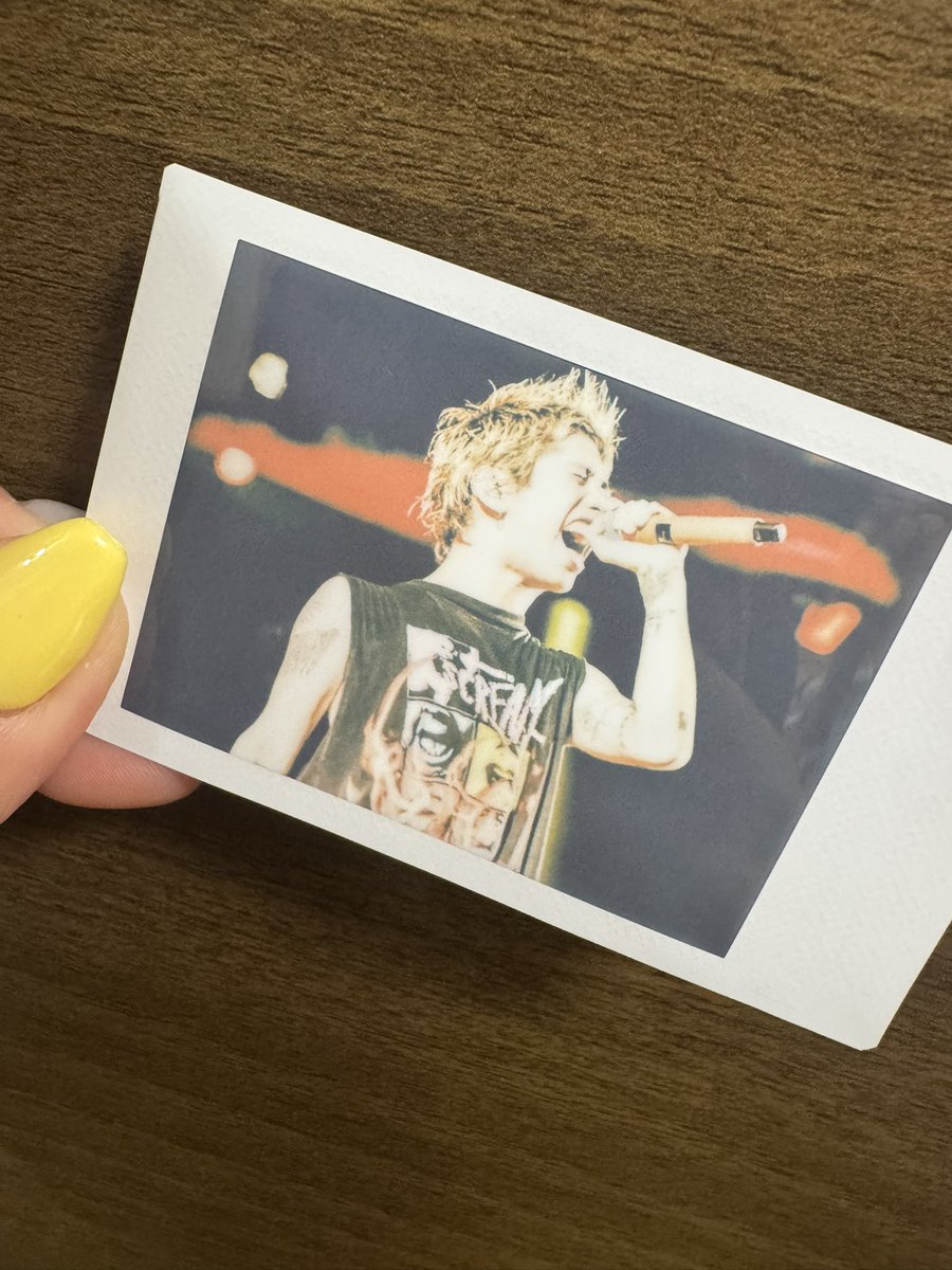 w10airi's tweet photo. 10年以上ファンで居てツアーどこも当たらなかったの初めて。お留守番ってこんなに辛いのね。
色んな意見が飛び交ってるけど、その場に行けただけ羨ましいぃぃぃぃ https://t.co/ay2yYRwM9P
