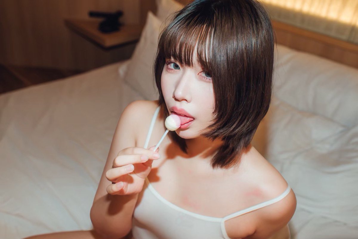 mochi2_Lam's tweet photo. いちごミルク派🍓🍼 https://t.co/IqzDFVUrL1