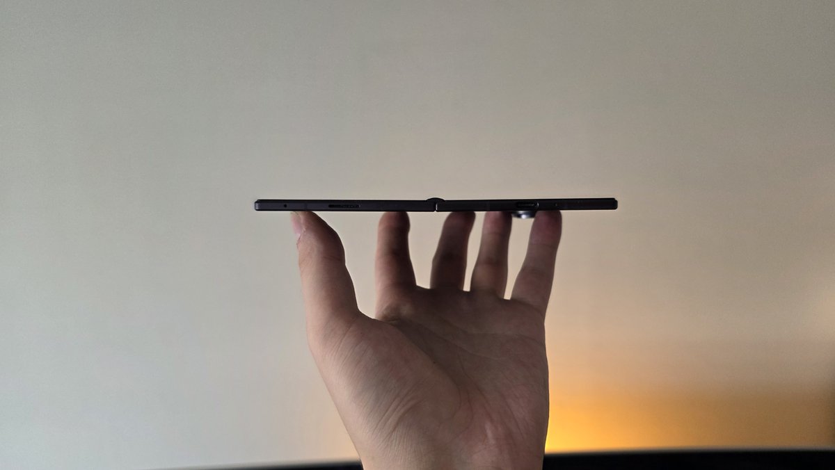 WantNL's tweet photo. Samsung Galaxy Z Fold8 Ultra review: deze geweldige foldable heeft één pijnlijk prijsprobleem https://t.co/Es0T4rSzAc https://t.co/w0eSlcayng