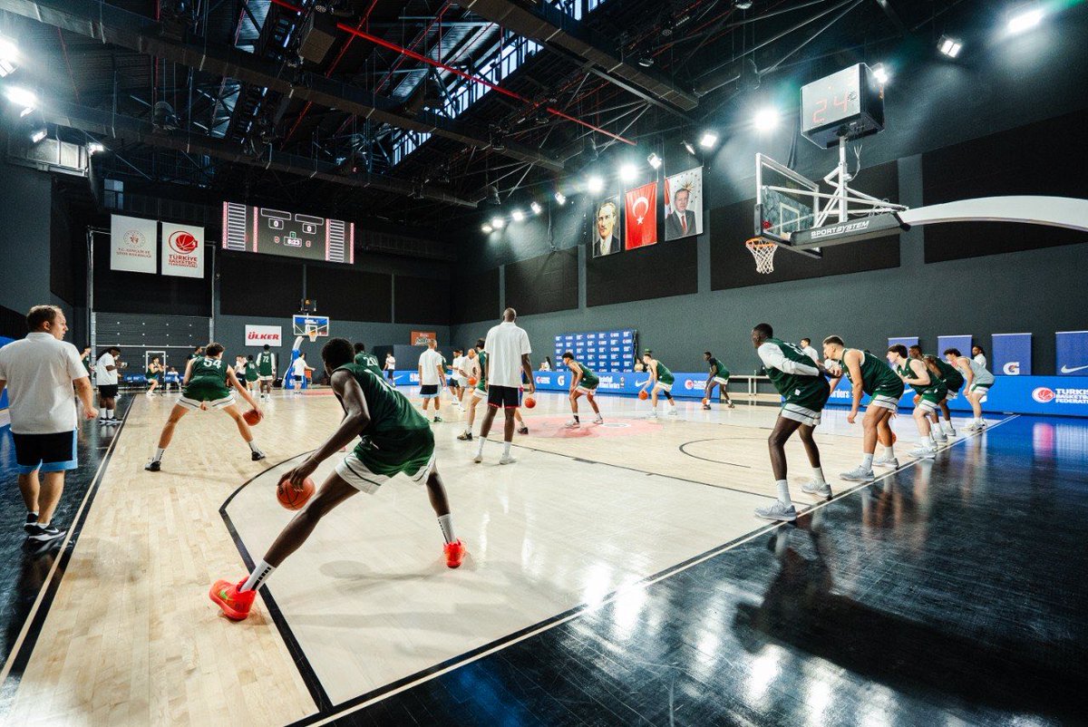gallinari8888's tweet photo. In 2003, I was one of the kids at “Basketball without borders”, with a dream to chase.
Today, I’m back at #BWB in Istanbul, on the other side of the court, to share my experience and passion with the next generation.
#BWBNextUp #BasketballWithoutBorders #NBA https://t.co/qZBnT4bhdc