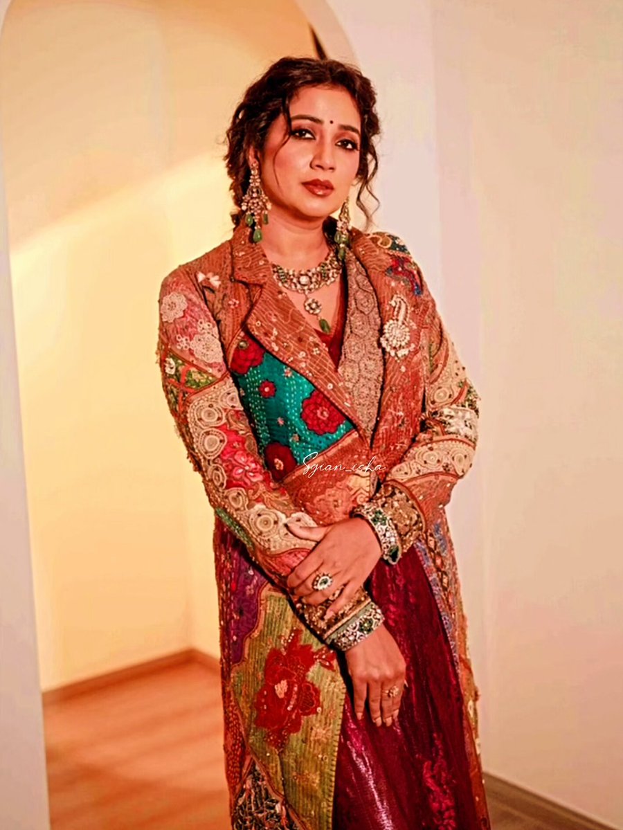Sgian_isha's tweet photo. Bringing colors to the stage and music to the soul. ❤️✨
@shreyaghoshal
#shreyaghoshal #trend #love #shreyaghoshalsongs #viral #shreya #TeamShreya #Sgian #SGTribe #world #viral #explorepage https://t.co/jOcgy5QG8g
