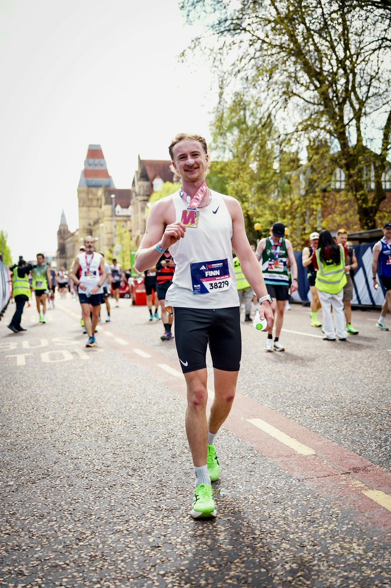 eforshaww's tweet photo. Just came across this &amp; wanted to give an update:

2.5 years
800 runs
6,000 km
3 marathons
2:55 marathon
Going for championship marathon standard in October

Never stop folks, you can surprise yourself with where you’ll end up. I guess it really was the first of many. https://t.co/wjeBfpzMeS