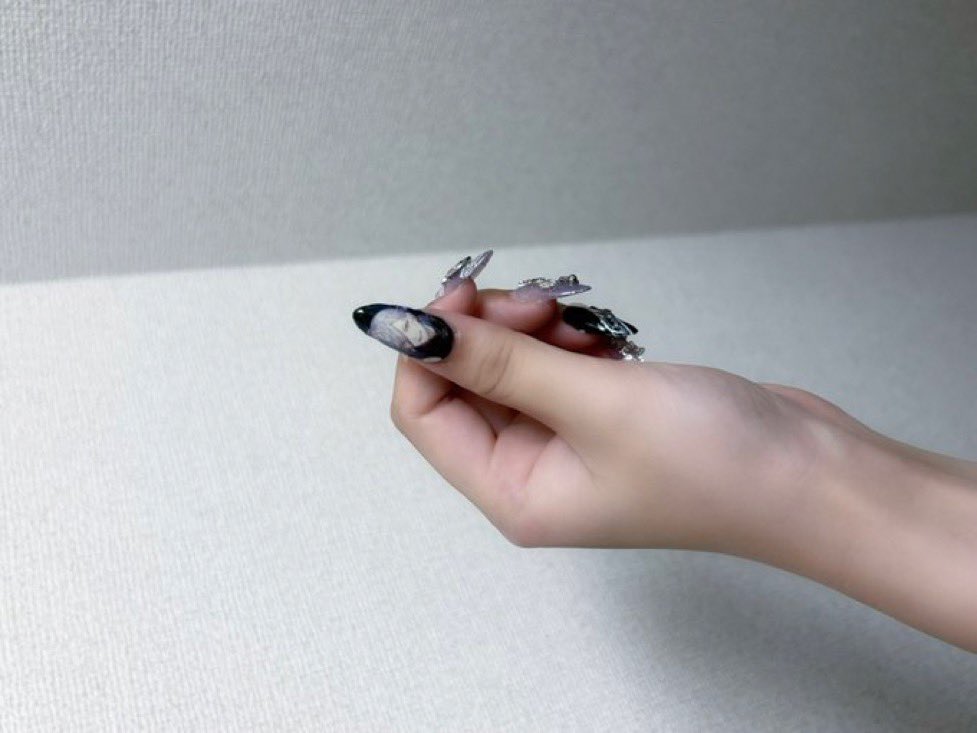 o976xu's tweet photo. ネスにしたネイルでも載せとこう(  ᷇࿀ ᷆ ) https://t.co/twEeGMTggA
