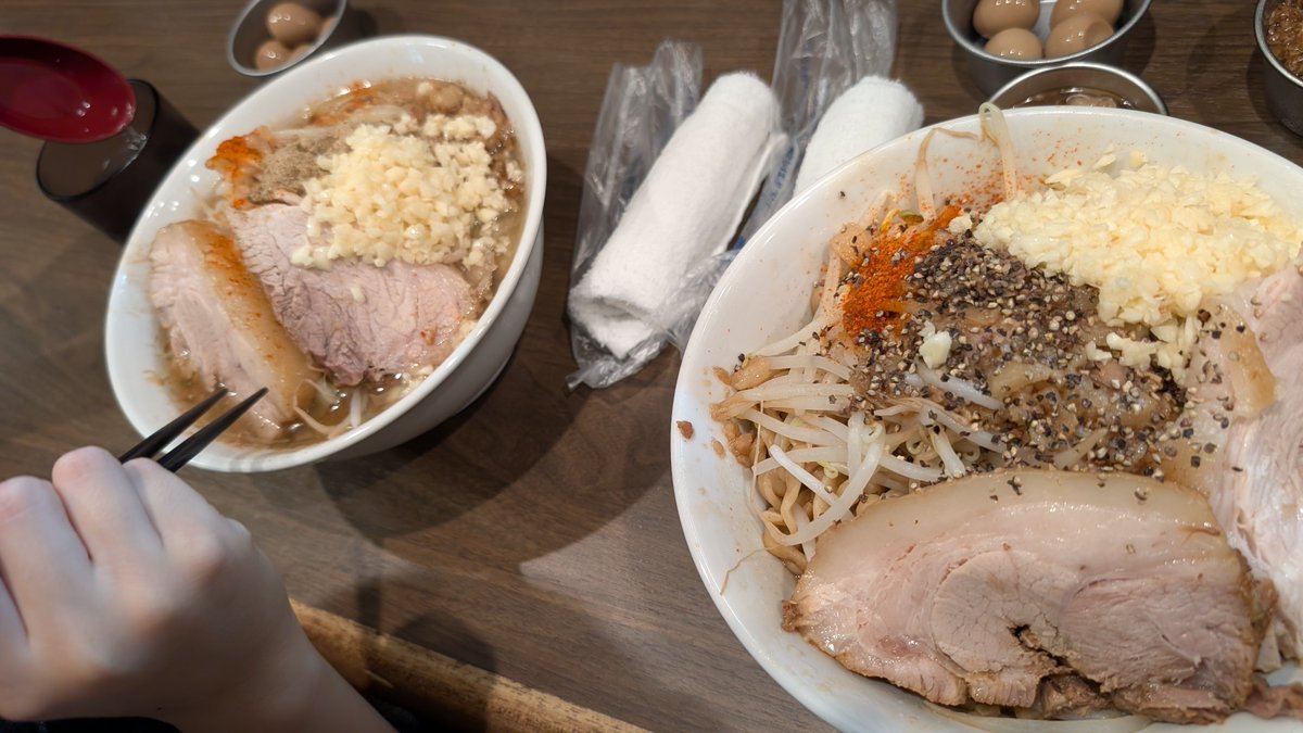 ABuLA222's tweet photo. 社長の限定が美味すぎて未だに引きずられてる🤣

金曜の夜に子供と麺はじ行こうか最高行こうか悩んでたら日付変わってた https://t.co/2l9fvk6aGc