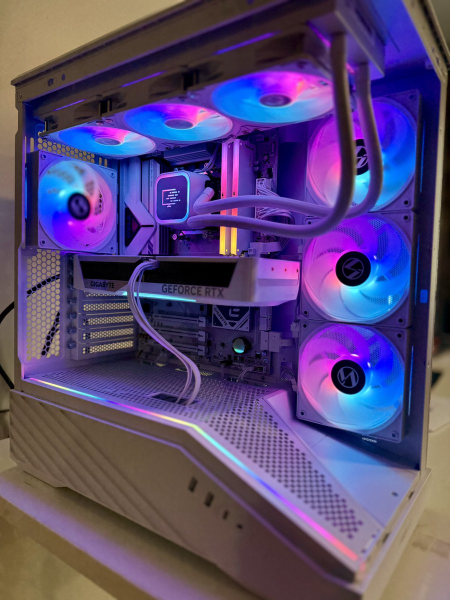 StinceBuilt's tweet photo. Good Morning, Gamers. ☀️ https://t.co/FmrXh9G6nT