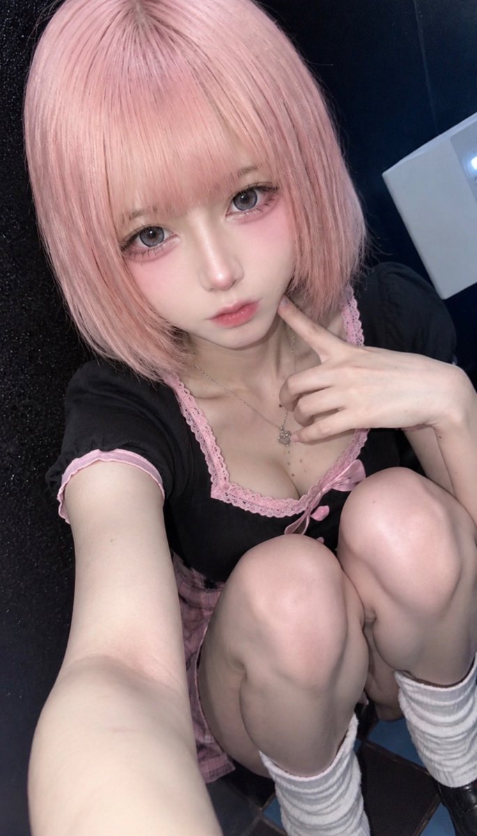 SissiYulia's tweet photo. こういう子、嫌いじゃないでしょ？🎀🖤 https://t.co/3ljQVxGUa8
