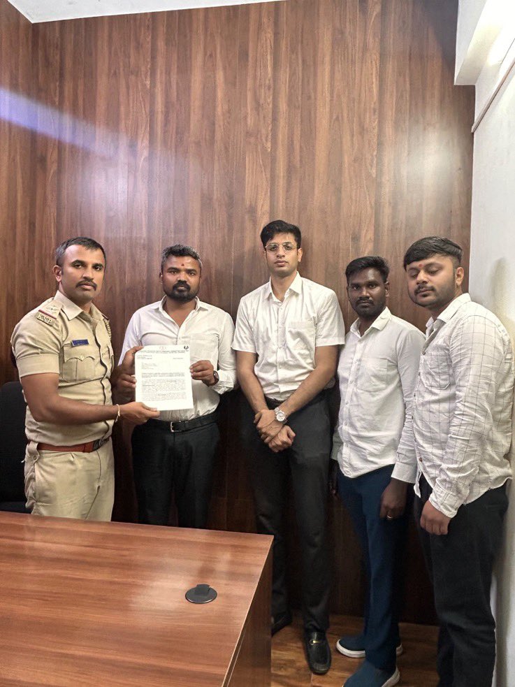 jhoothkigoonj's tweet photo. Congress has filed a complaint against our website and two more handles at a Karnataka police station.

MR. RAHUL GANDHI, YOU CAN JAIL US, BUT YOU CANNOT STOP OUR VOICES.

SABKA HISAAB RAKHA JAYEGA 😉 https://t.co/F47DSK9n7f