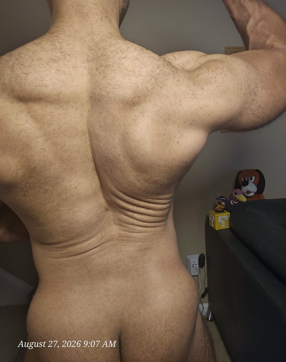 cur_mac's tweet photo. Pumpt shoulders and arms 💪 https://t.co/Q0jkWGKx0K