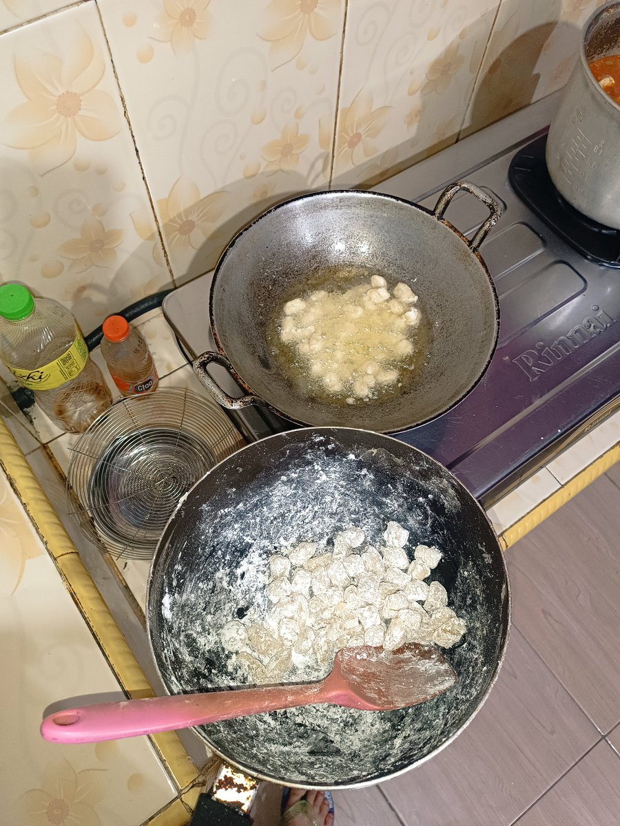 devigtw's tweet photo. Udah lama ngga eksperimen bikin makanan. Mumpung orang rumah lagi gada, waktunya beraksi wkw. Karna semenjak aku pindah kerjaan dan tinggal di mess yg gada dapur ataupun kompor, jadi males buat masak yg ribet² 🥲 https://t.co/yIoLCz32gU