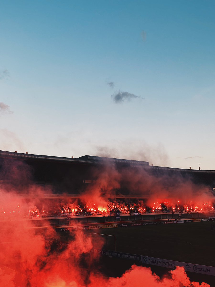 ykbelongstous's tweet photo. Ulang gairahnya, One man one flare!💥 https://t.co/YInLmDQjwM