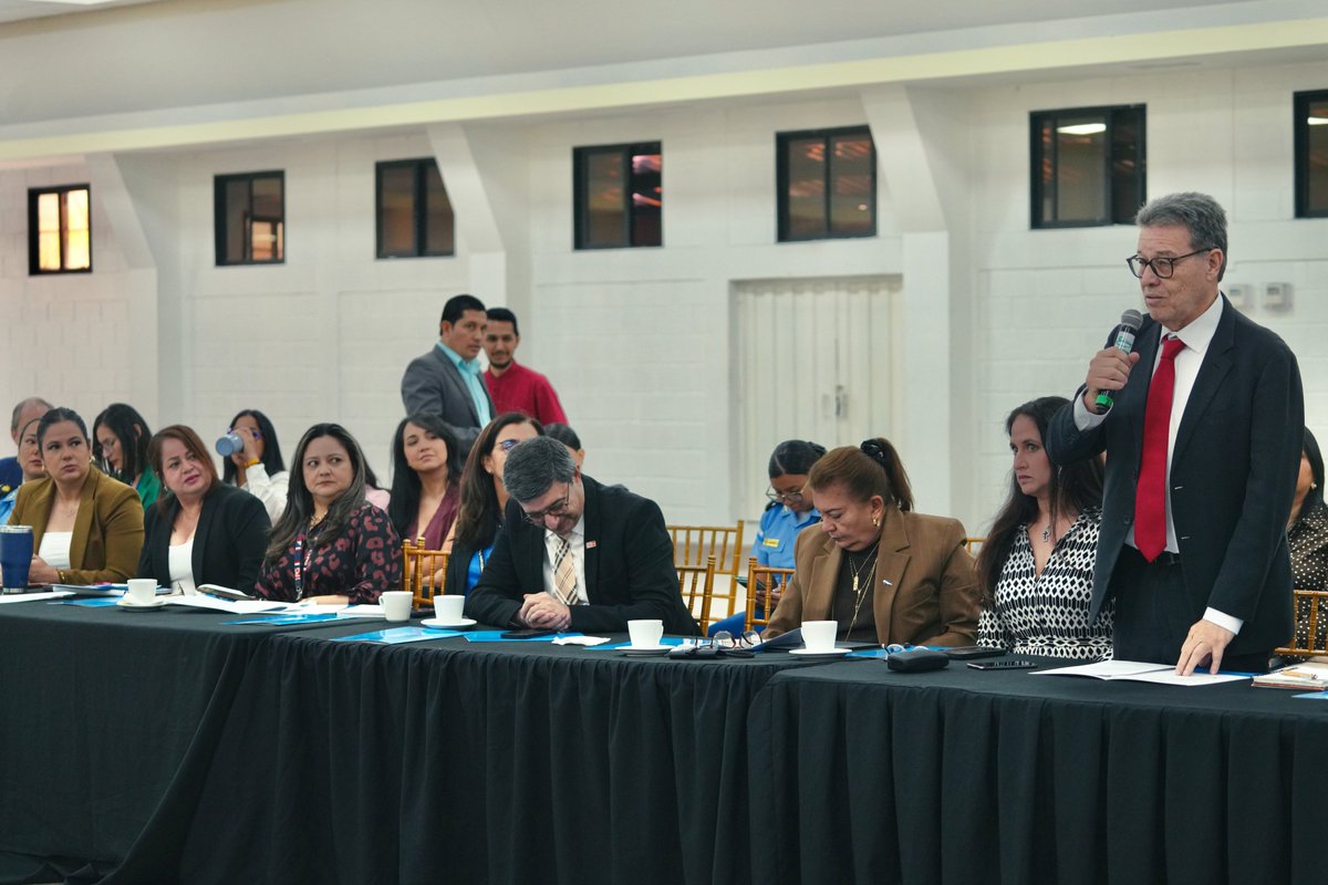 ONUHonduras's tweet photo. El encuentro fue presidido por la Subsecretaria de Cooperación y Promoción Internacional, Evelyn Bautista, y el Coordinador Residente de las Naciones Unidas en Honduras, @AleAlvarezUN , y contó con la participación de representantes de 29 instituciones de Gobierno. https://t.co/RwwJLuCBzc