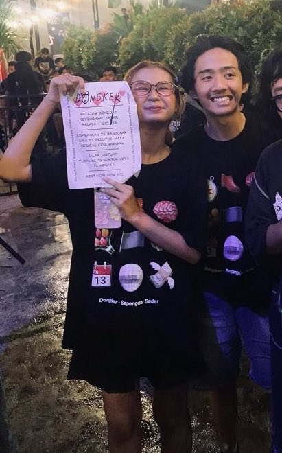 celsynderella's tweet photo. @intinyadeh namanya Akew, tahun ini rumornya dia lolos SIMAK UI wkwkwkwkwk najis.
bapaknya ustadz lol, btw sender nya adek kelas gw, gausah nanya “kok dia waktu itu msh mau” dia bisa cabut dari situasi itu dan masih hidup aja menurut gw udh hebat dengan kondisi mental yang dia punya https://t.co/UKaB18wMdw