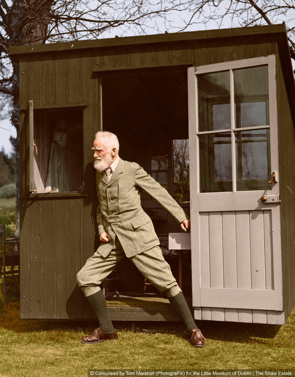 BBHerodotus's tweet photo. George Bernard Shaw’s writing hut. It was placed on a circular track so he could rotate the room to get the optimal sunlight for writing. https://t.co/je39LzmLxC