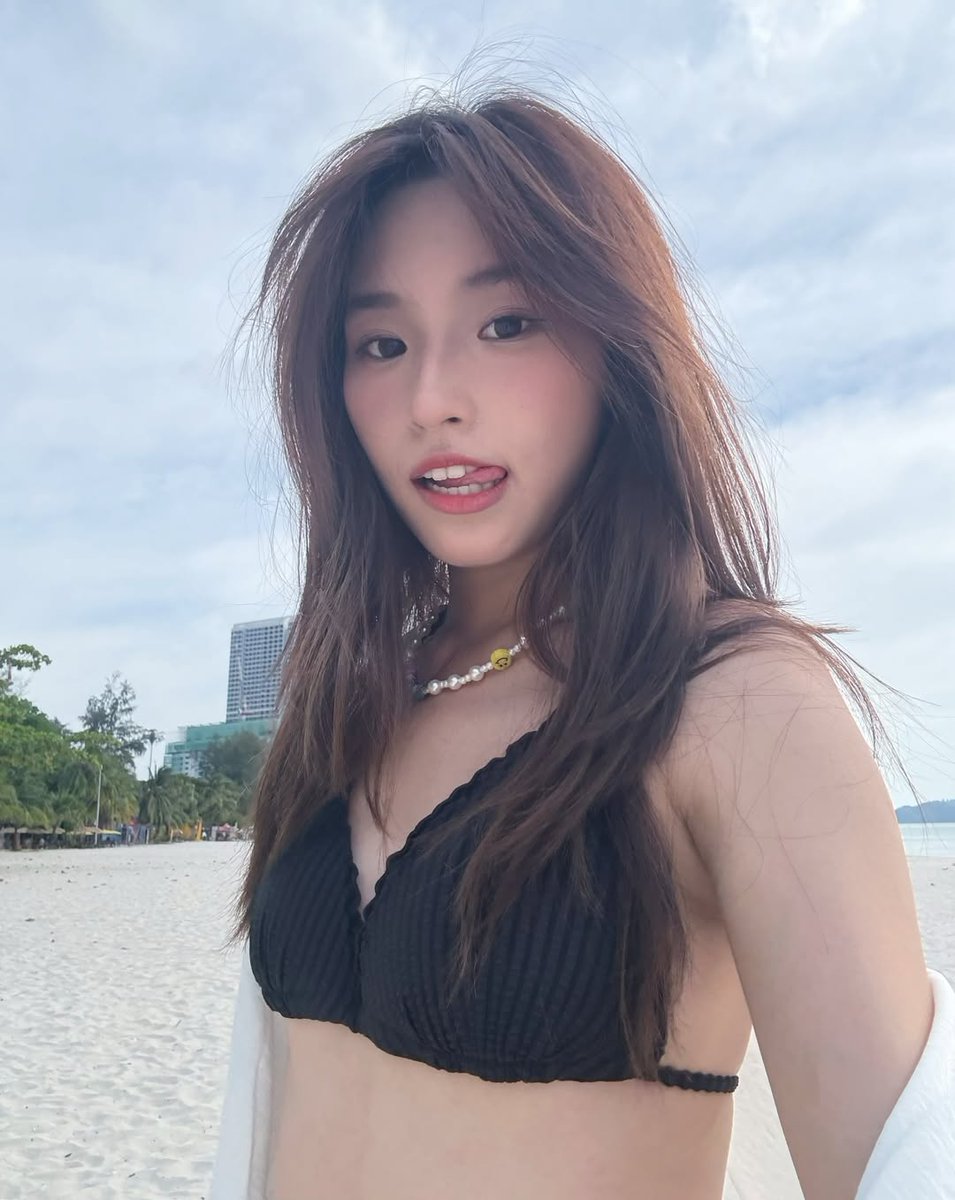 evil978's tweet photo. Never too late to repost this wonderful beauty
⚠️⚠️⚠️: Do not jerk 😈
#马来西亚 #女神 #美女 #YJie #malaysiaBeauties https://t.co/mNgo4go5GF