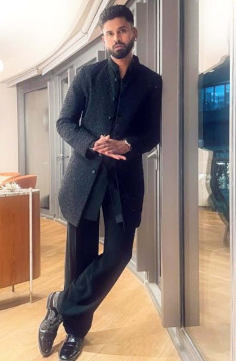 unicorngen96's tweet photo. Men in black and that too in traditional everything else<3❤️‍🔥🤌 https://t.co/5peKLpQtHR