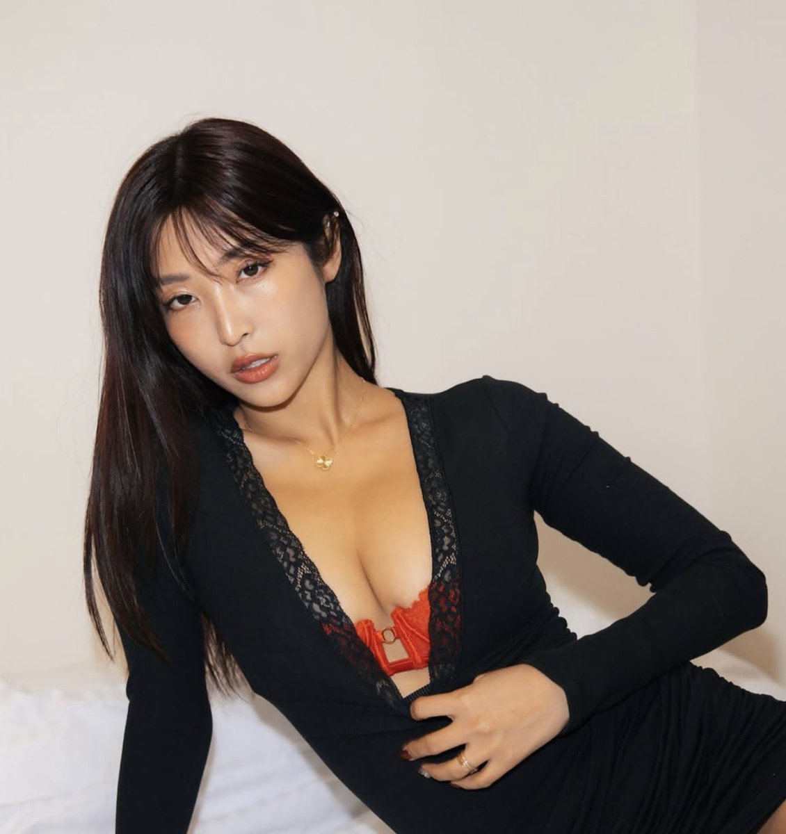 Emiri_255's tweet photo. Maybe I’m the kind of temptation you’ve been secretly hoping to find. 😘🔥 https://t.co/O4MXU89dx1