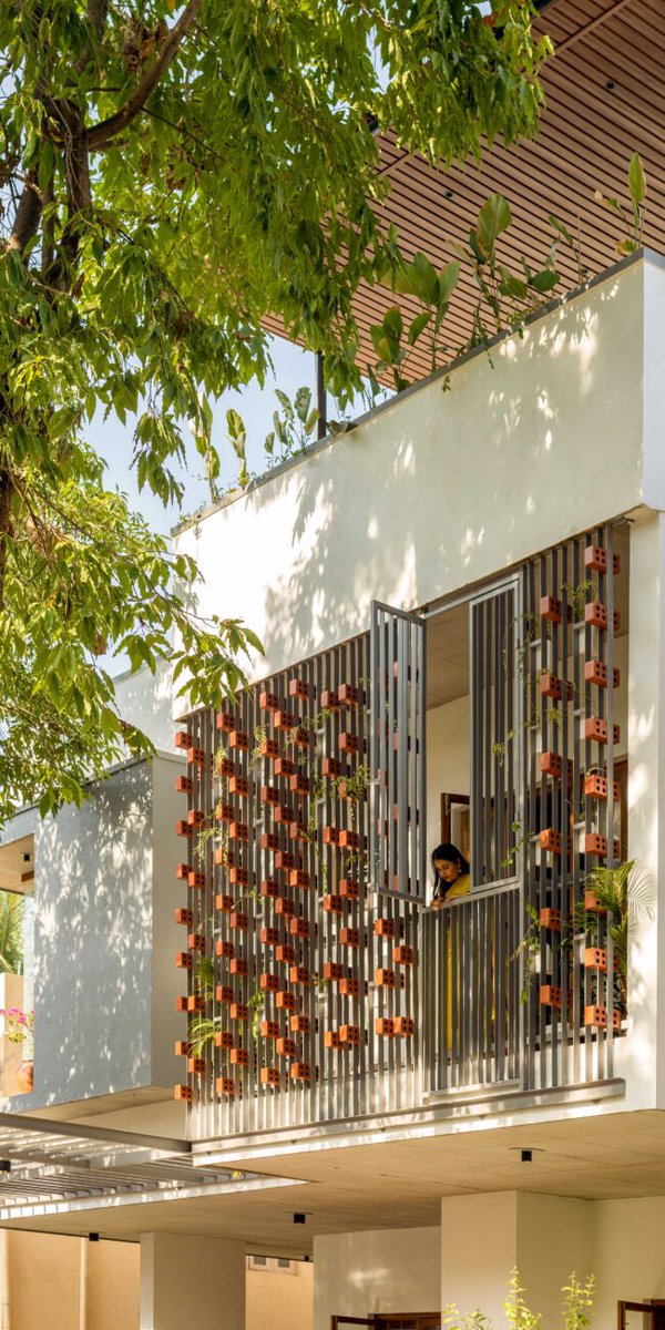 TopeDada17's tweet photo. Bricks don’t always have to build walls!

Perforated terracotta bricks used  as a dynamic screen, planter system and a façade detail

📍India 
Architects: Bare wall studio https://t.co/oPSdl2GqhO