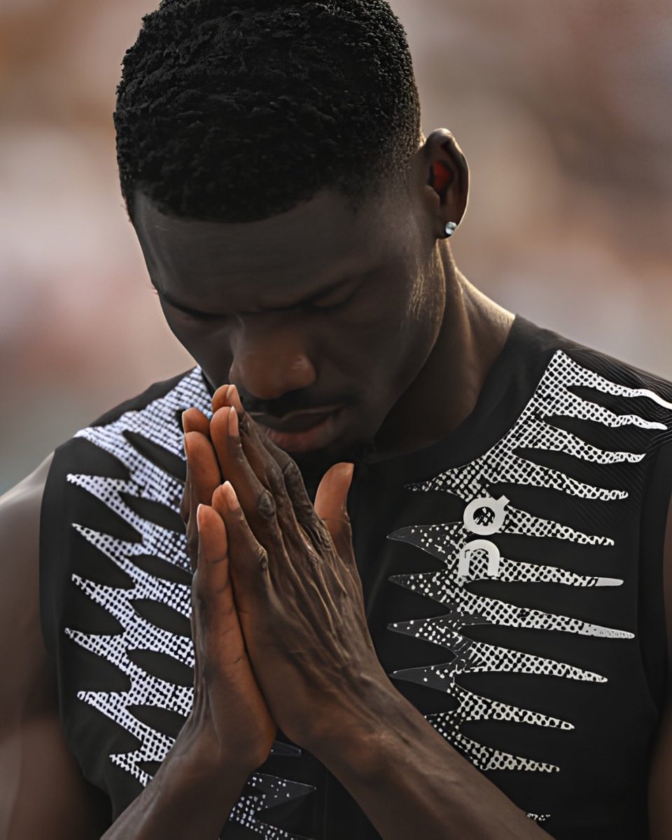 VAthleticz's tweet photo. Ezekiel Nathaniel improved in placing from his previous Diamond League meet running 47.50 seconds for 3rd place at the #ZurichDL 

Alison Don Santos won in a world record of 45.80s ahead of Karsten Warholm. https://t.co/gHvjLa9IXU