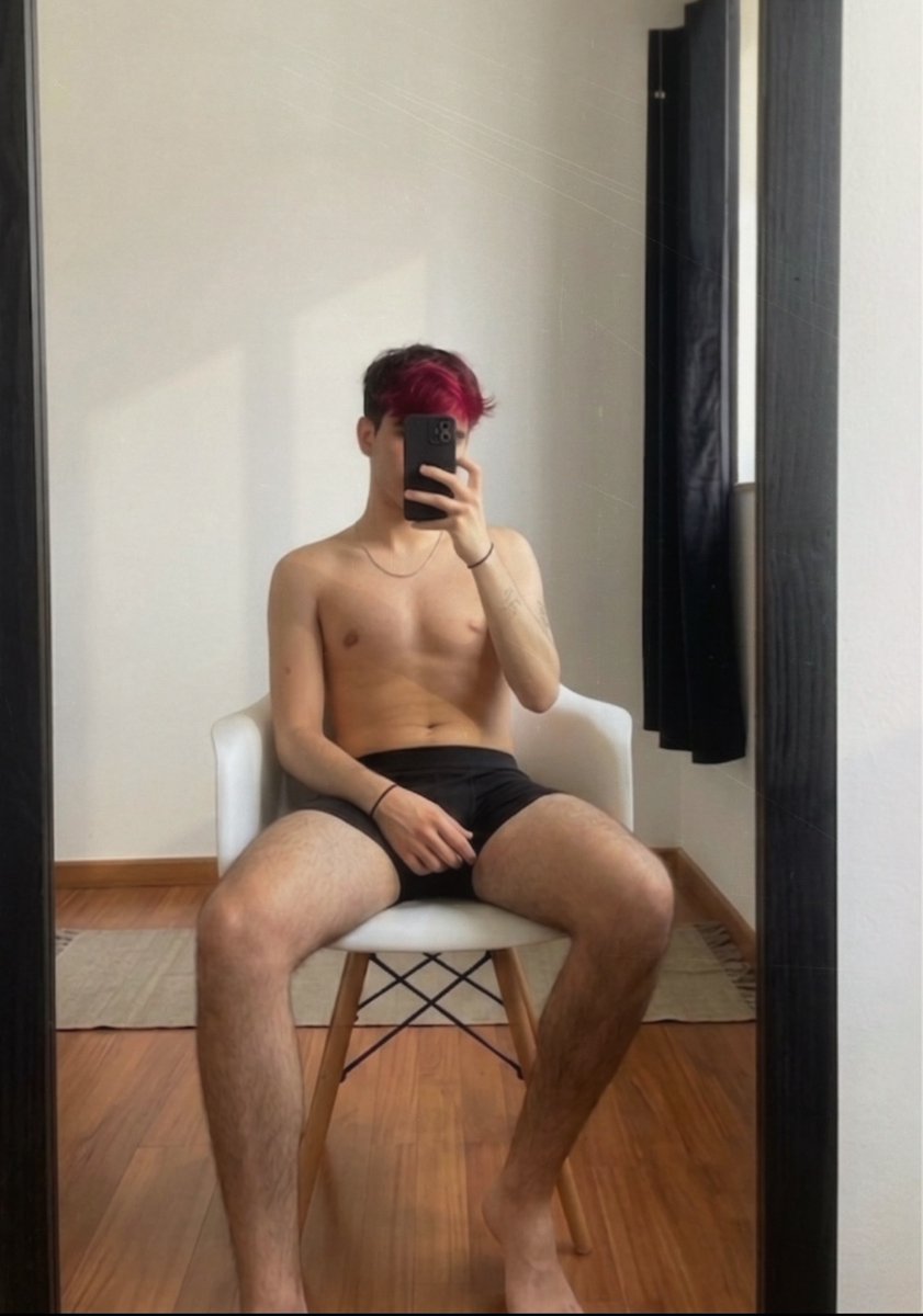 Liamkizs's tweet photo. Essa pode ser sua visão ao acordar https://t.co/vUzZEccuRo